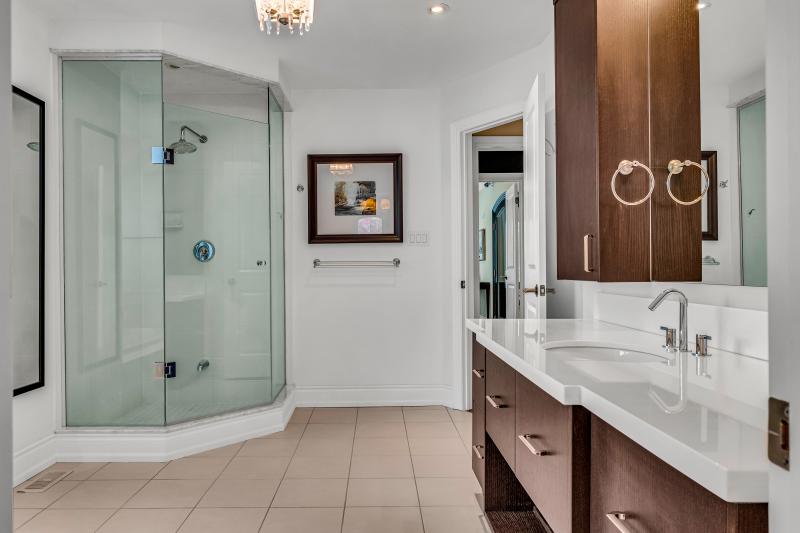 Second Ensuite 