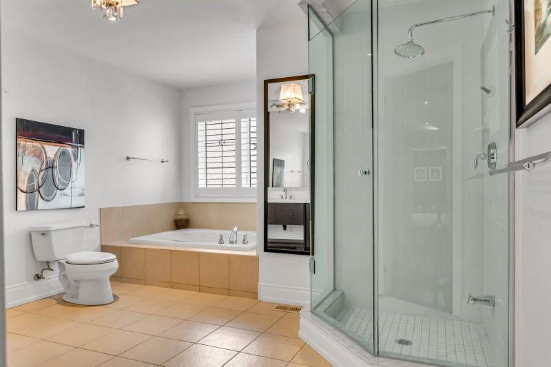 Second Ensuite 