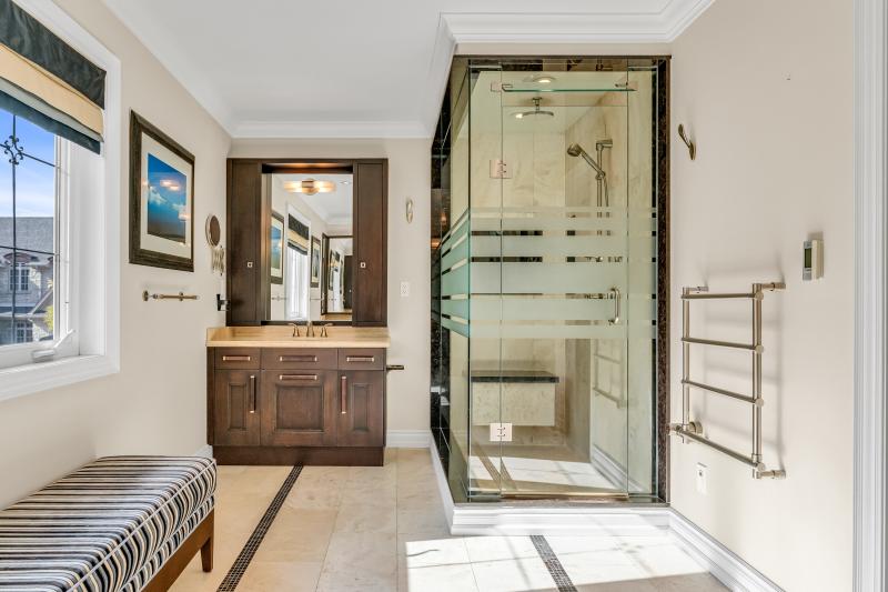 Master Ensuite 