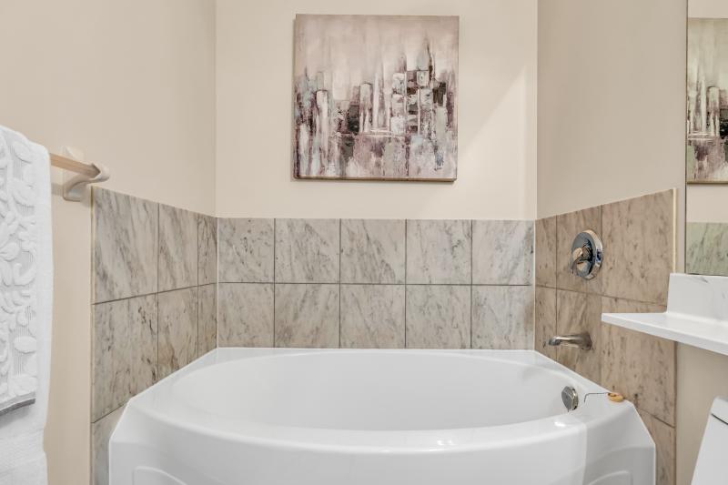 Master Ensuite 