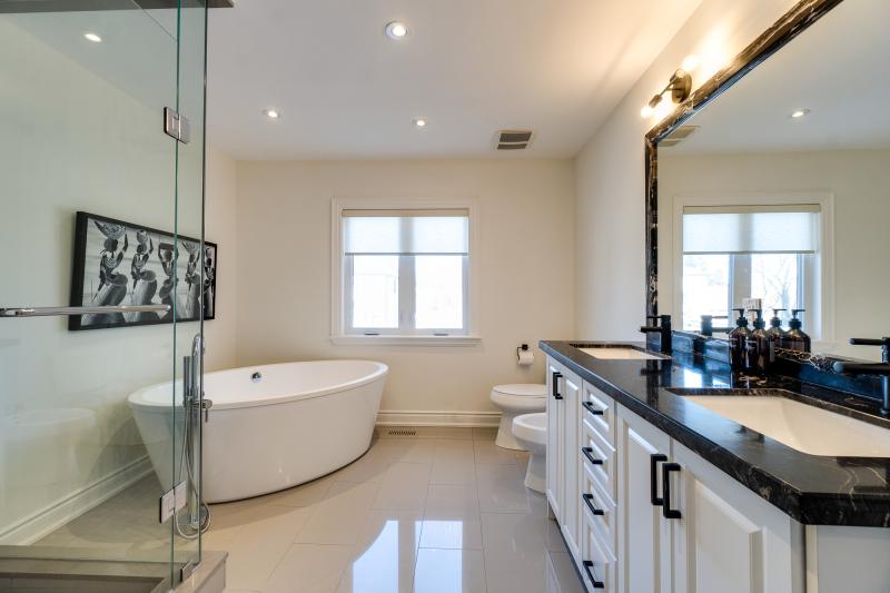 Master Ensuite 