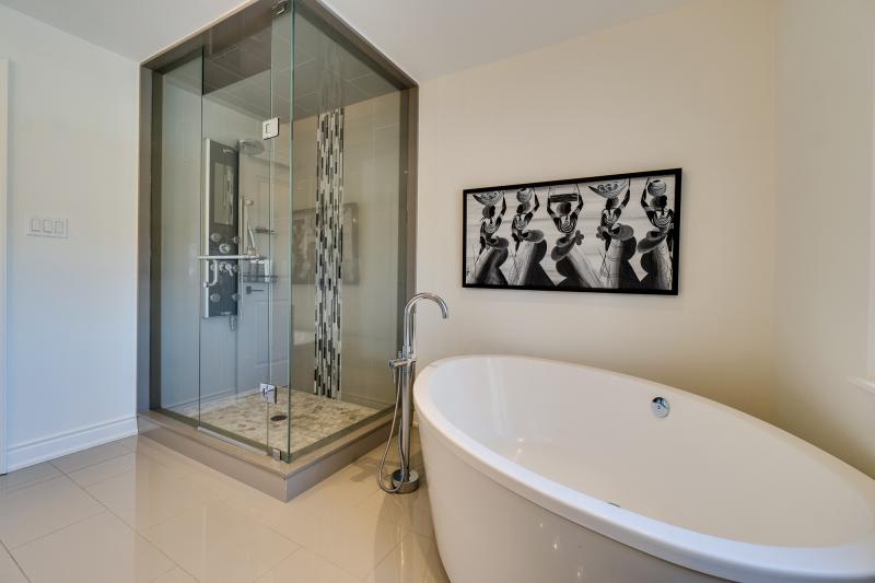 Master Ensuite 