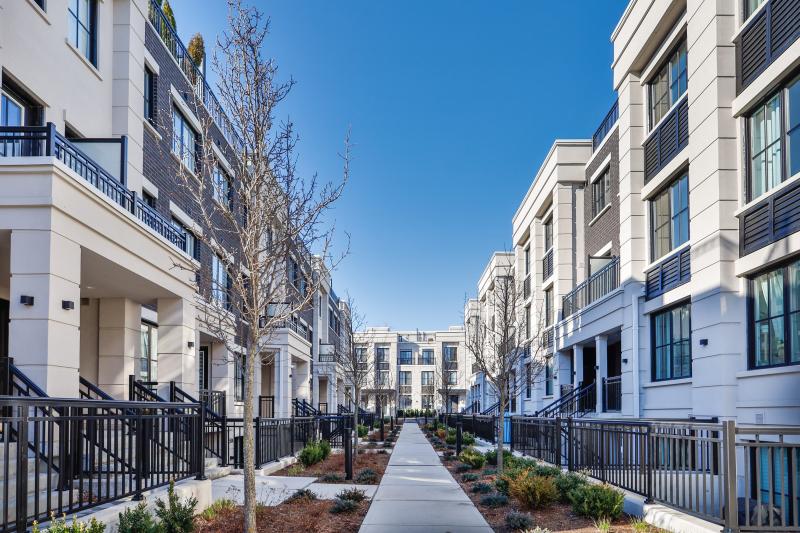 Slideshow PropertySpaces 665 Cricklewood Drive, Mississauga, ON, Canada, Unit 730