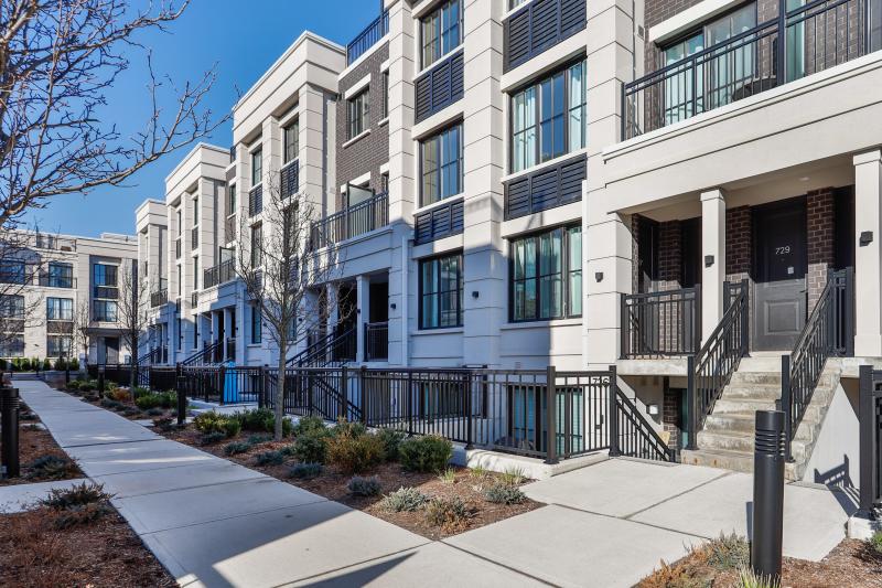 Slideshow PropertySpaces 665 Cricklewood Drive, Mississauga, ON, Canada, Unit 730