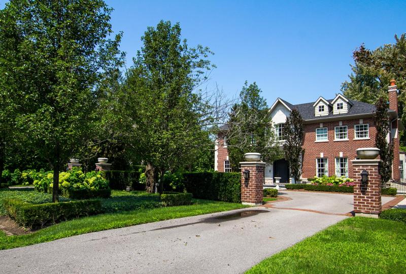 Slideshow PropertySpaces 48 Edenbridge Drive, Etobicoke, ON, Canada