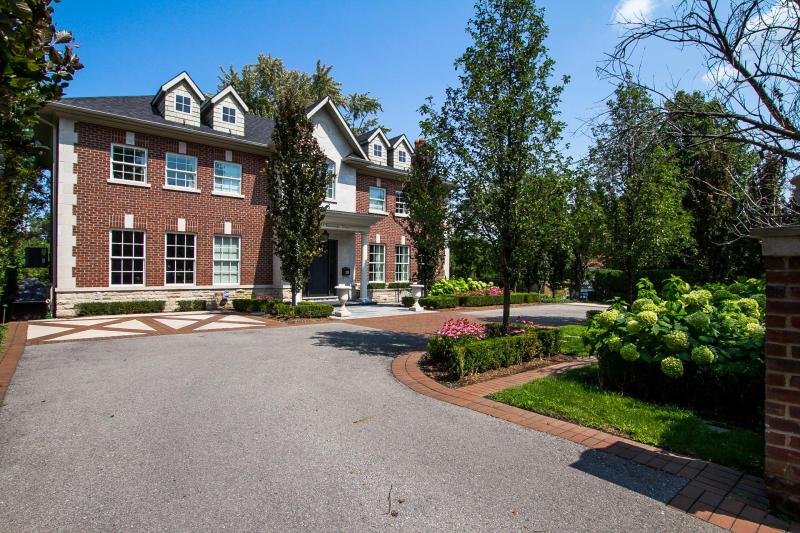 Slideshow PropertySpaces 48 Edenbridge Drive, Etobicoke, ON, Canada