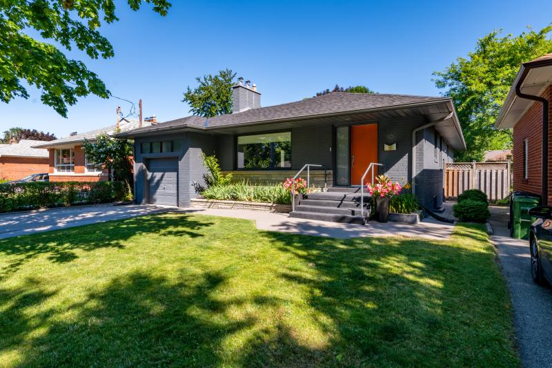 Slideshow PropertySpaces 10 Norseman Street, Etobicoke, ON, Canada