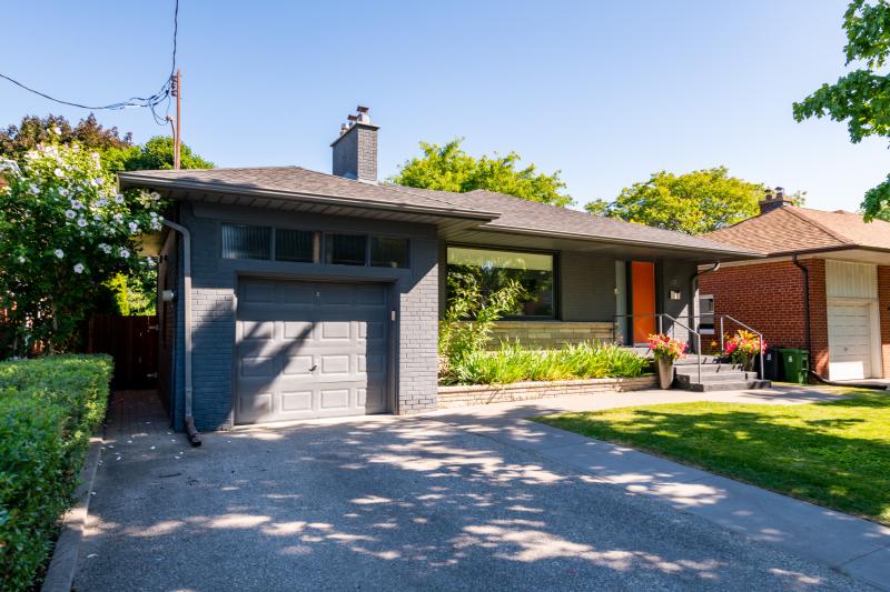 Slideshow PropertySpaces 10 Norseman Street, Etobicoke, ON, Canada