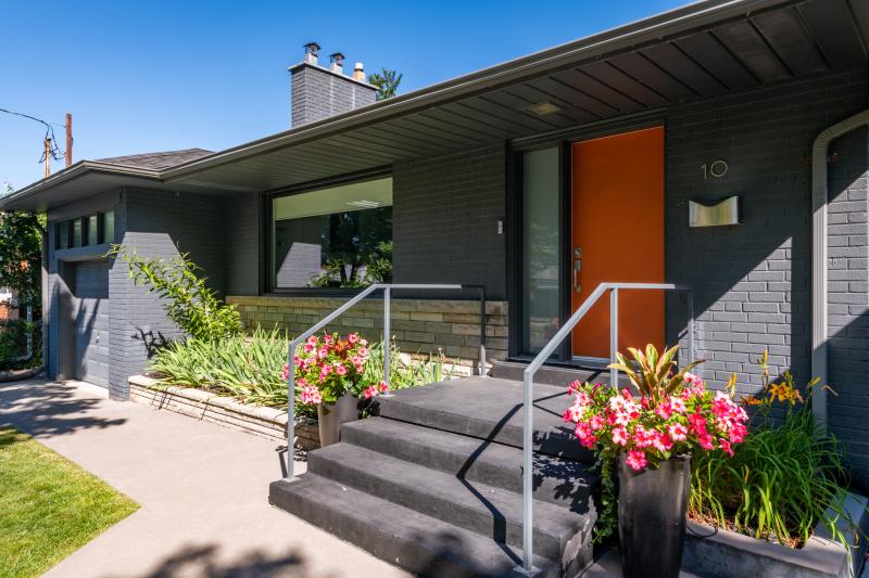 Slideshow PropertySpaces 10 Norseman Street, Etobicoke, ON, Canada