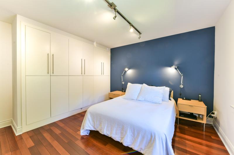 Slideshow PropertySpaces 10 Norseman Street, Etobicoke, ON, Canada