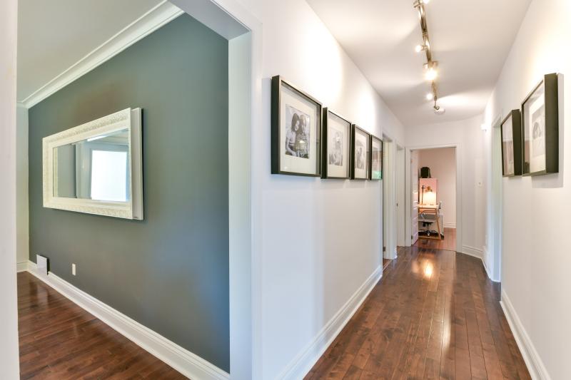 Slideshow PropertySpaces 10 Norseman Street, Etobicoke, ON, Canada