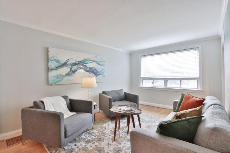 Slideshow PropertySpaces 15 Dalecrest Drive, East York, ON, Canada