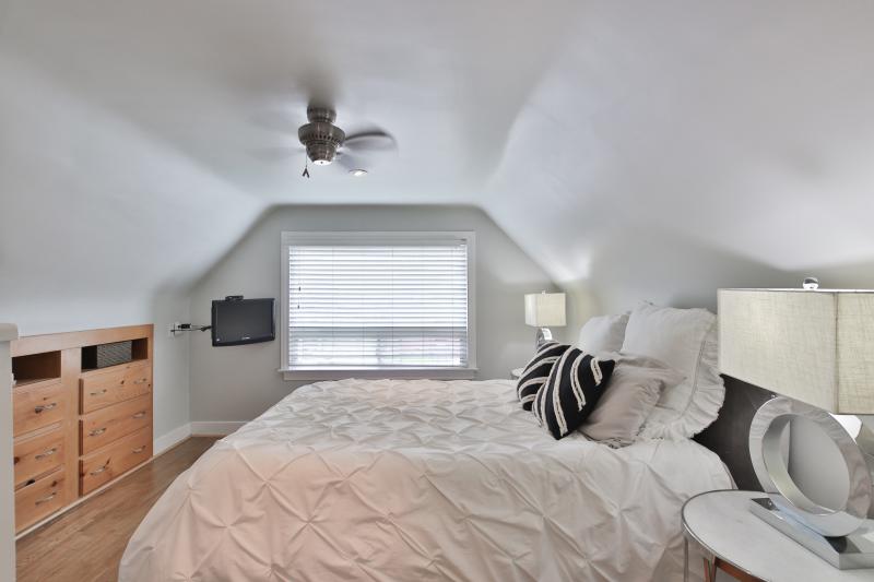 Slideshow PropertySpaces 15 Dalecrest Drive, East York, ON, Canada