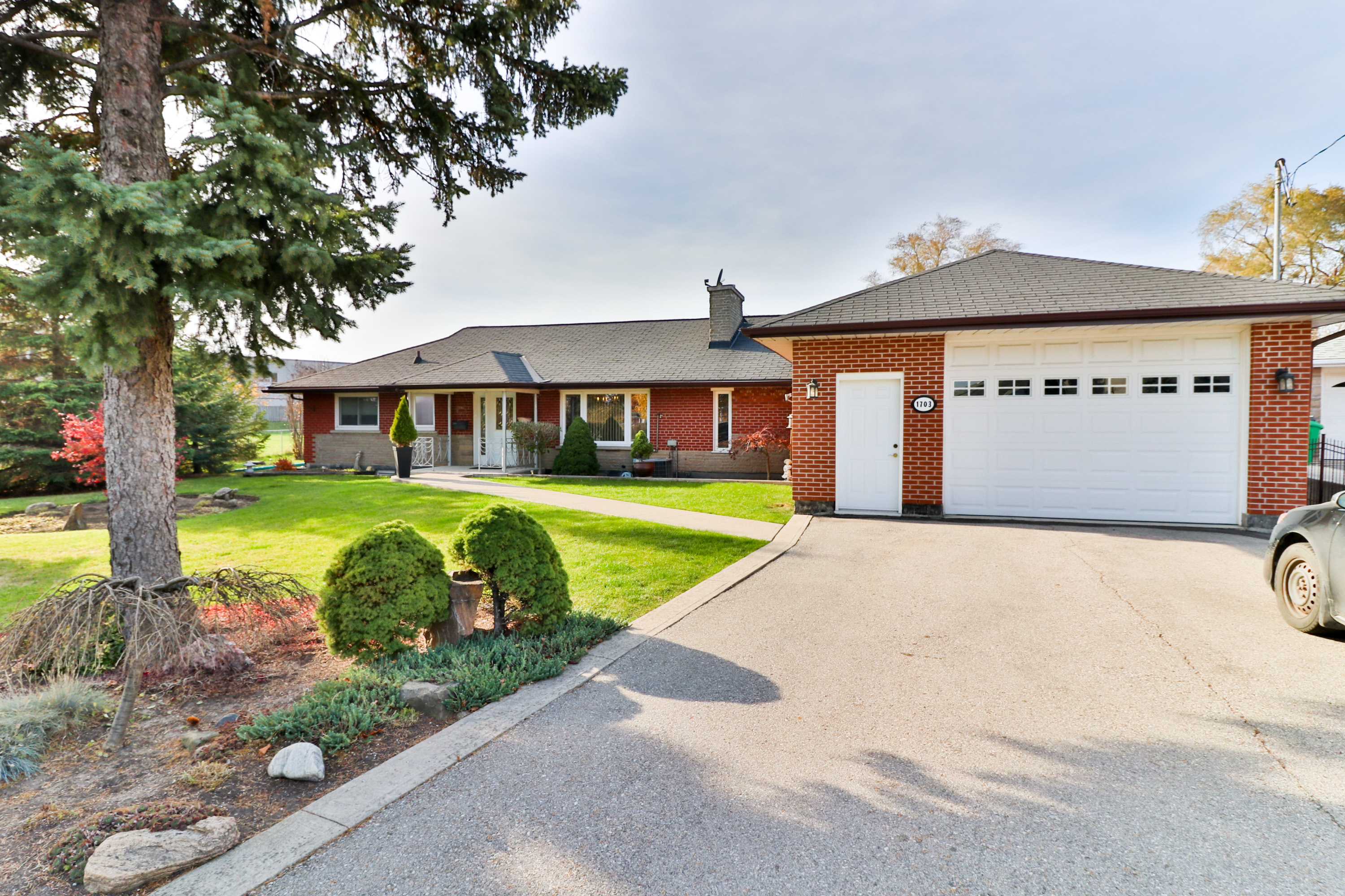 Slideshow PropertySpaces 1703 Coram Crescent, Mississauga, ON, Canada