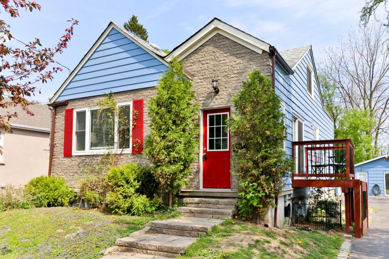 Slideshow PropertySpaces 32 Troy Street, Mississauga, ON, Canada