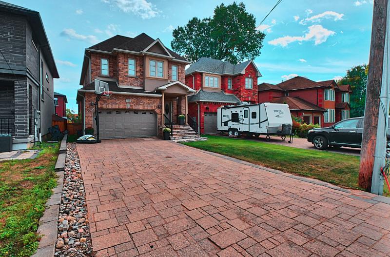 Slideshow PropertySpaces 722 Gardner Avenue, Mississauga, ON, Canada