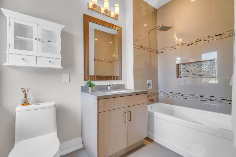 Second Ensuite 