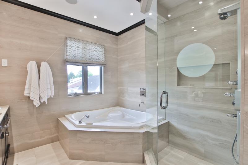 Master Ensuite 