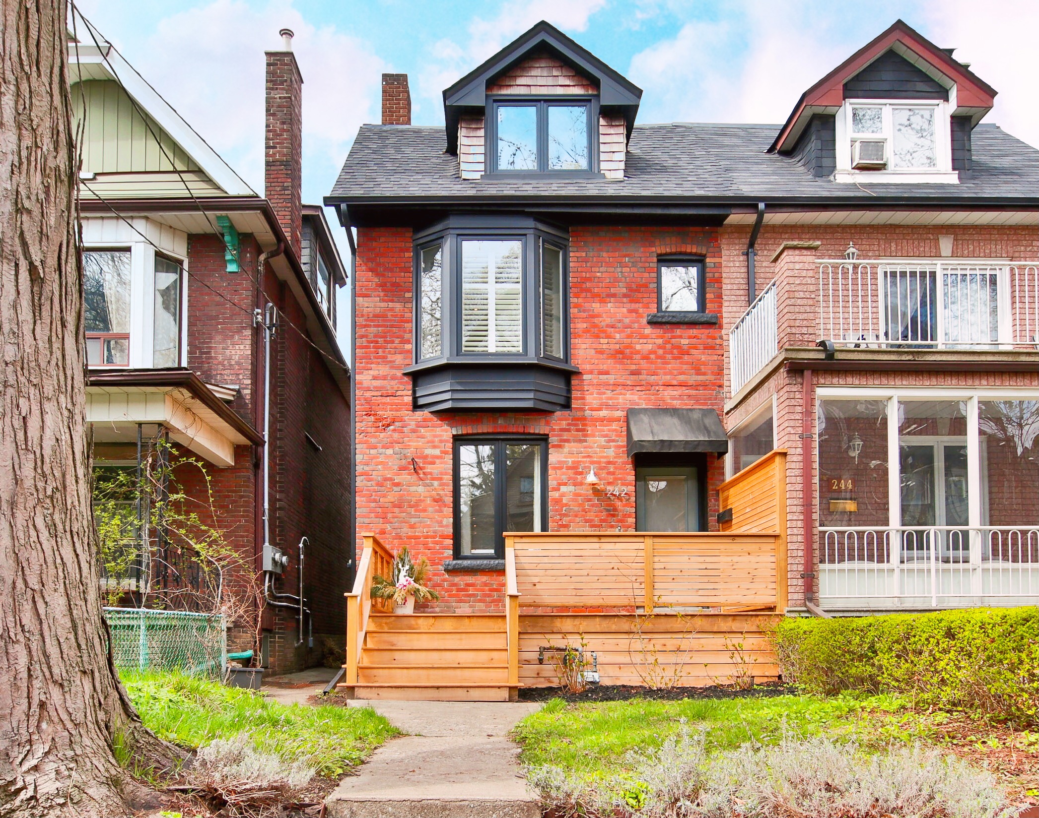 Slideshow PropertySpaces 242 Grace Street, Toronto, ON, Canada