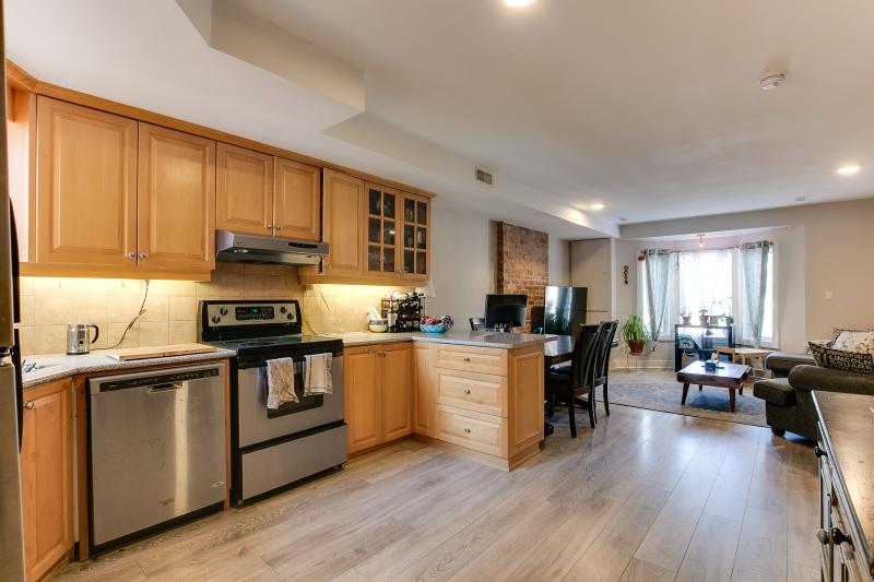 Slideshow PropertySpaces 652 Markham Street, Toronto, ON, Canada