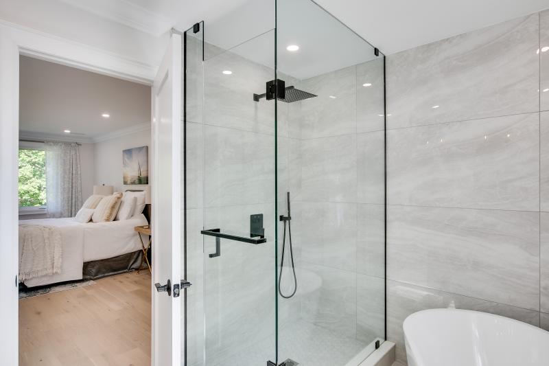 Master Ensuite 