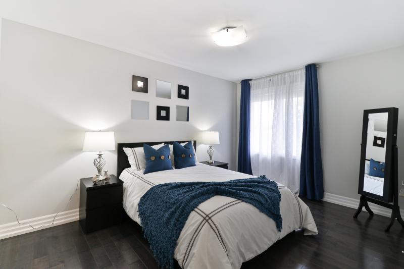 Slideshow PropertySpaces 101 Saskatoon Drive, Etobicoke, ON, Canada