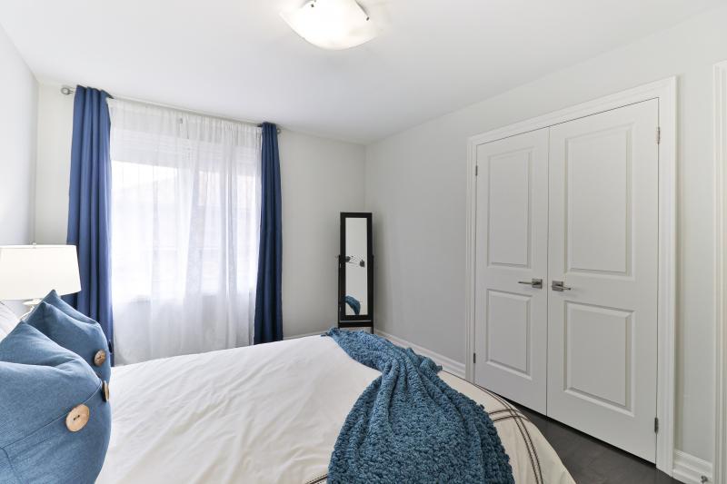 Slideshow PropertySpaces 101 Saskatoon Drive, Etobicoke, ON, Canada