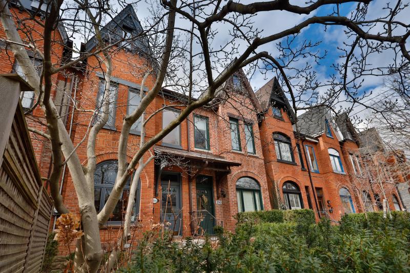 Slideshow PropertySpaces 284 Borden Street, Toronto, ON, Canada