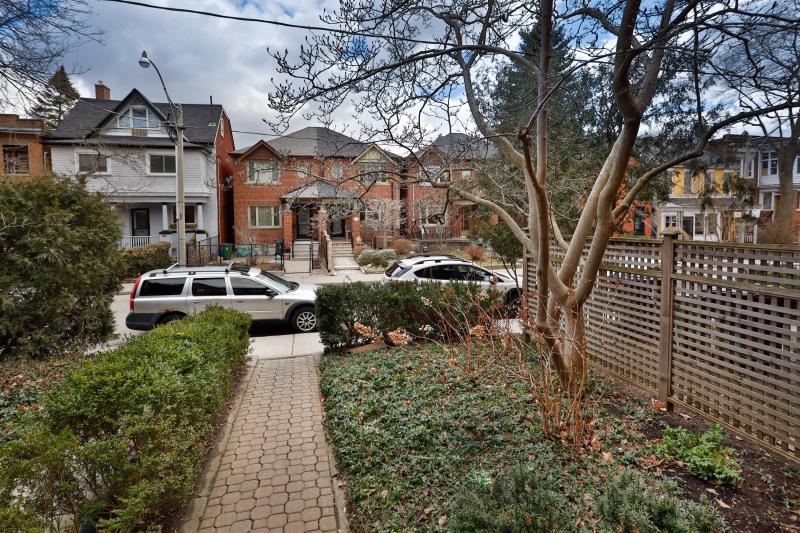 Slideshow PropertySpaces 284 Borden Street, Toronto, ON, Canada