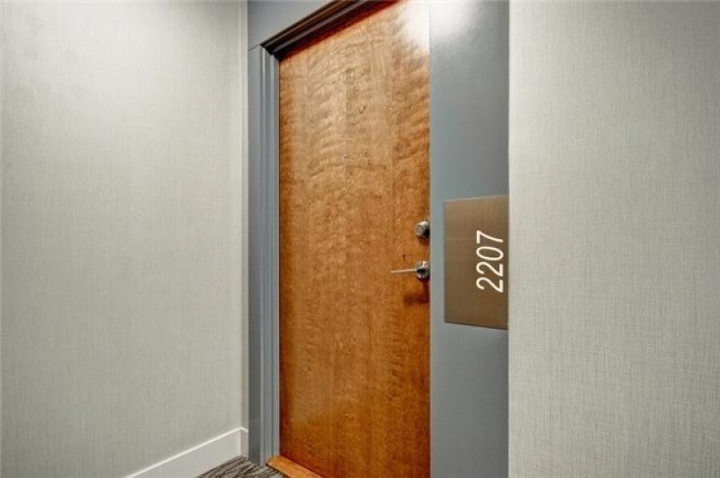 Suite Door