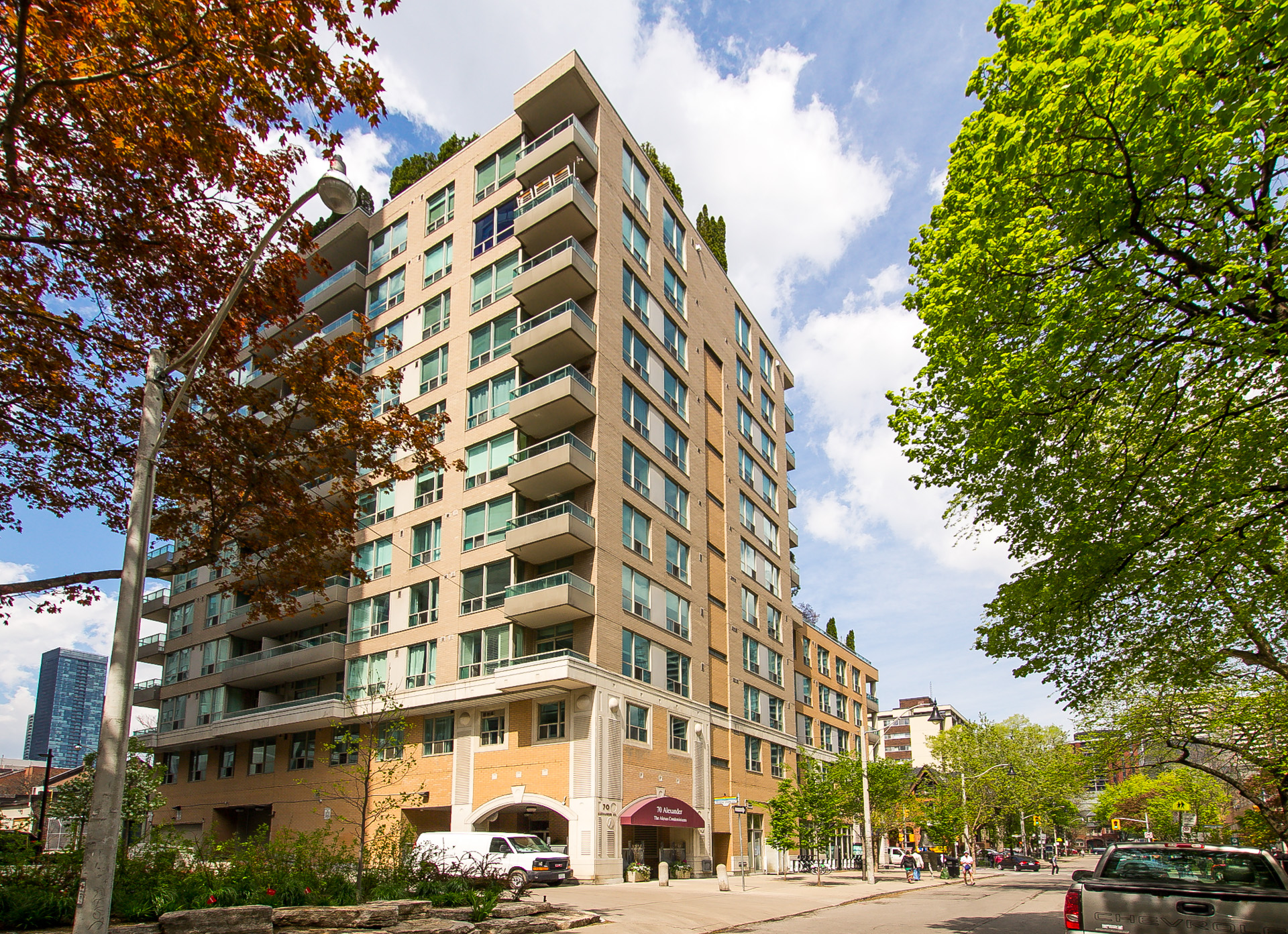 Slideshow PropertySpaces 70 Alexander Street, Toronto, ON, Canada