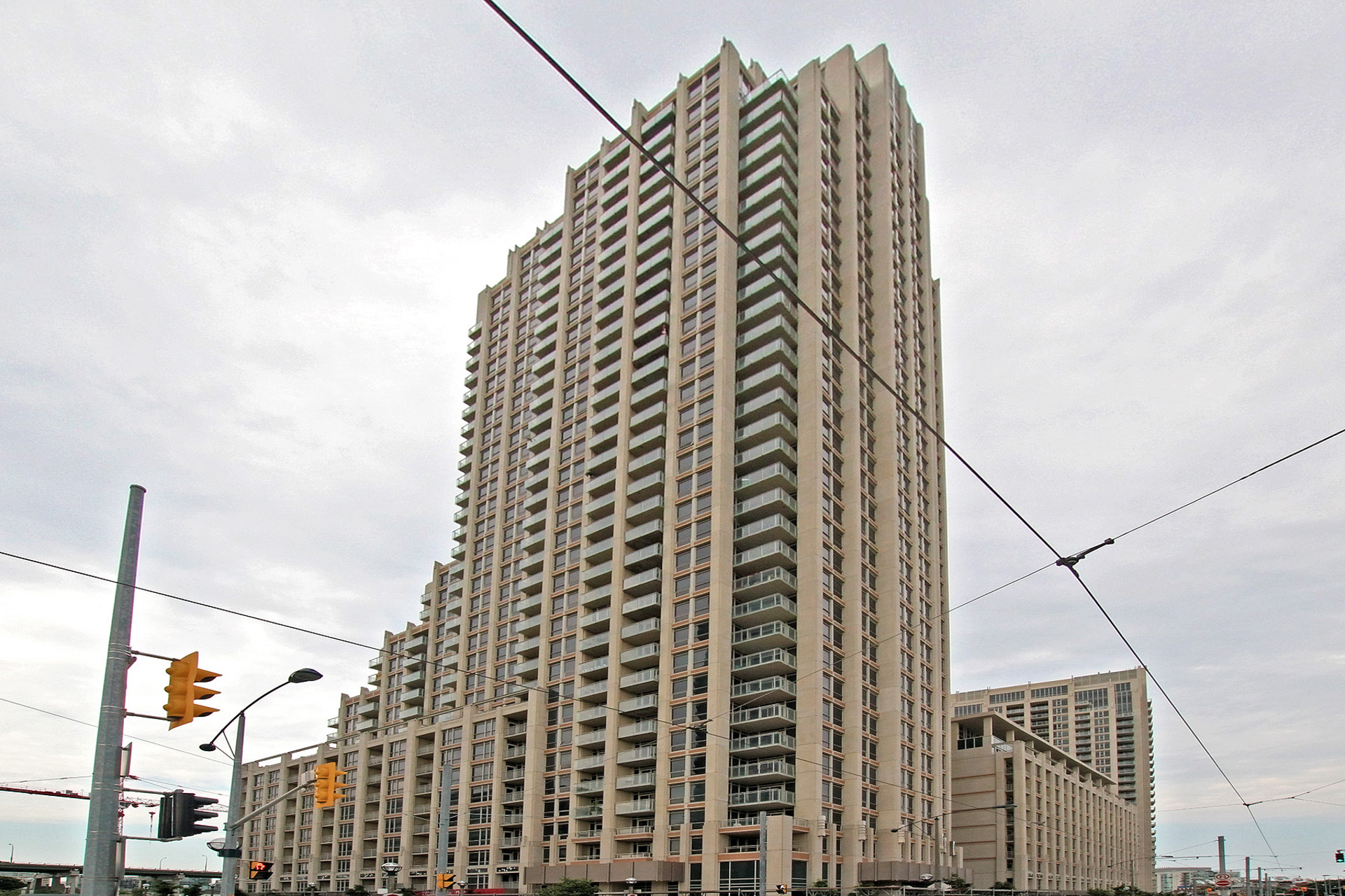 Slideshow PropertySpaces 628 Fleet Street, Toronto, ON, Canada, Unit 1803