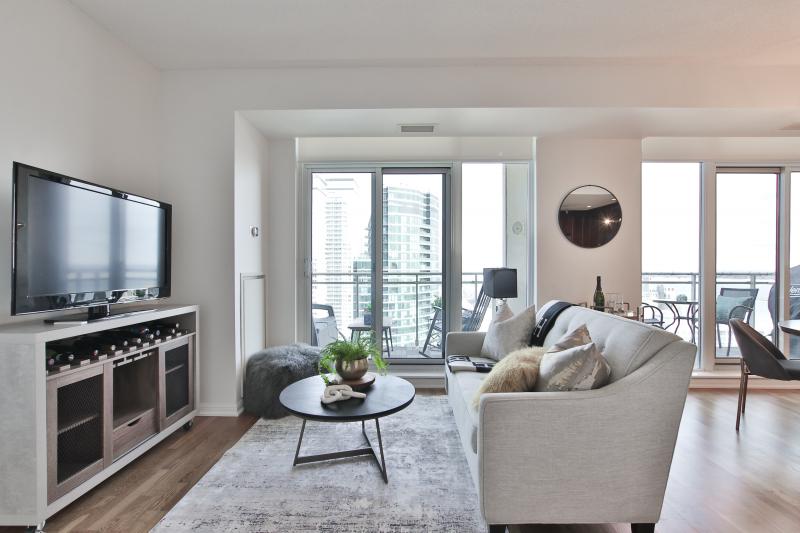 Slideshow PropertySpaces 21 Grand Magazine Street,