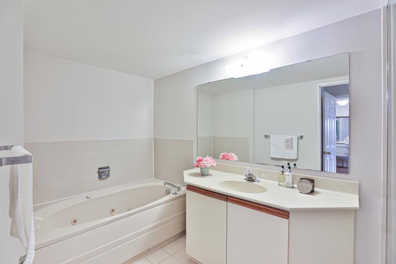 Master Ensuite 