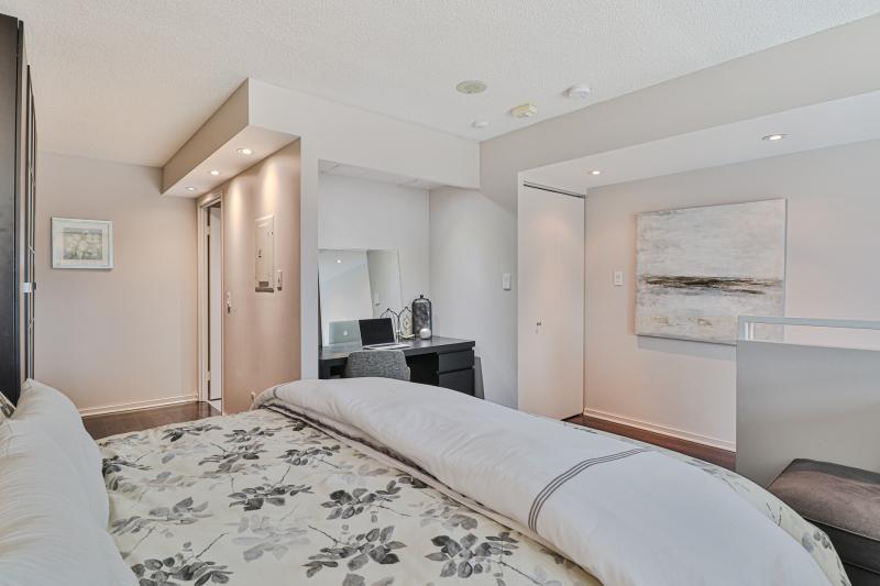 Slideshow PropertySpaces 200 Manitoba Street, Etobicoke, ON, Canada, Unit 334 Slideshow PropertySpaces 200 Manitoba Street, Etobicoke, ON, Canada, Unit 334
