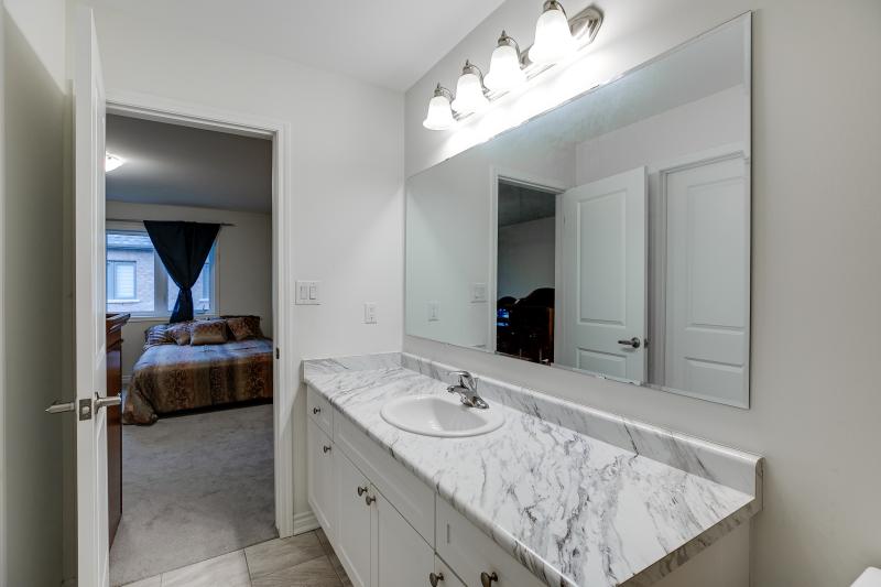 Master Ensuite 