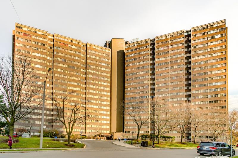 Slideshow PropertySpaces 11 Wincott Drive, Etobicoke, ON, Canada, Unit 2114