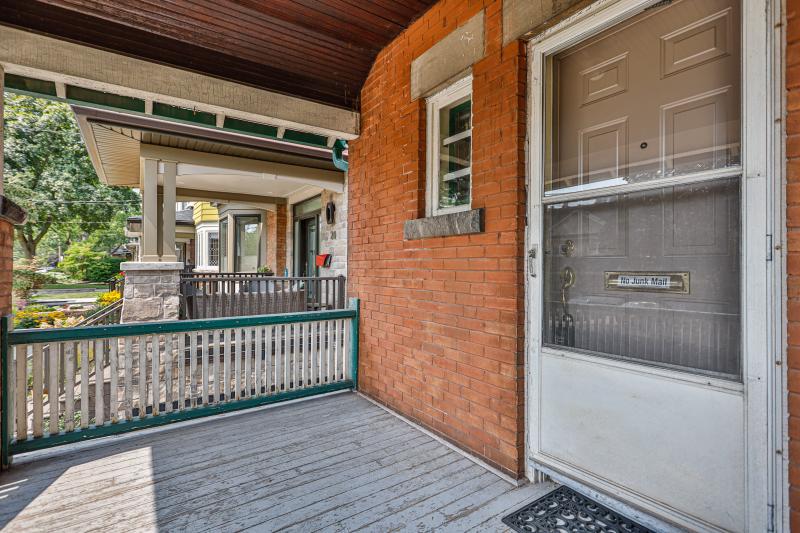 Slideshow PropertySpaces 18 Glenwood Avenue, Toronto, ON, Canada