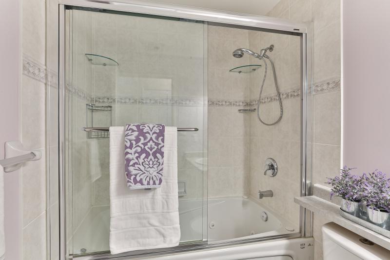 Master Ensuite 