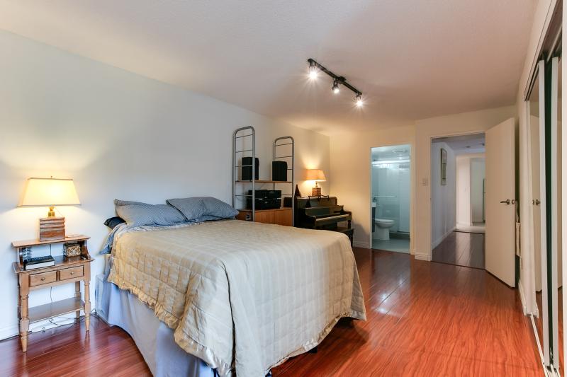 Slideshow PropertySpaces 77 Maitland Place, Toronto, ON M4Y 2V6, Canada, Unit 309 Slideshow PropertySpaces 77 Maitland Place, Toronto, ON M4Y 2V6, Canada, Unit 309