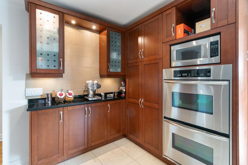 Slideshow PropertySpaces 231 Maple Leaf Drive, North York, ON M6L 1P2, Canada