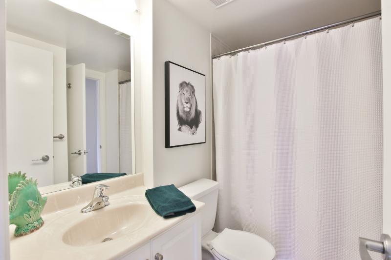 Second Ensuite 
