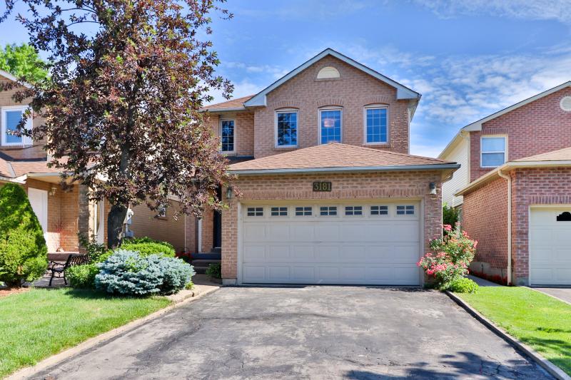 Slideshow PropertySpaces 3181 Coldstream Rd Mississauga, ON L5L 5J7