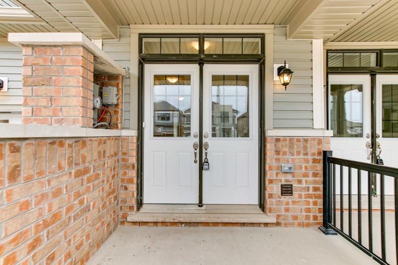 Slideshow PropertySpaces 45 Bannister Road Barrie, Ontario L9J0L5