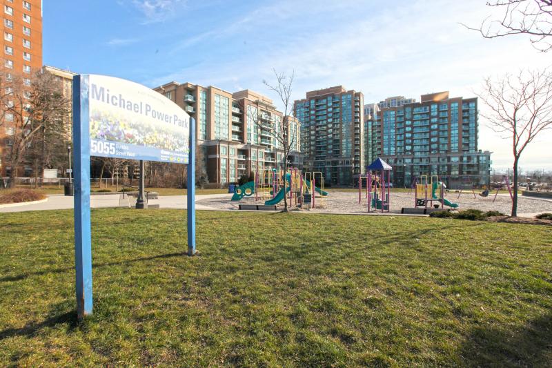 Slideshow PropertySpaces 15 Michael Power Place, Etobicoke, ON, Canada, Unit 506