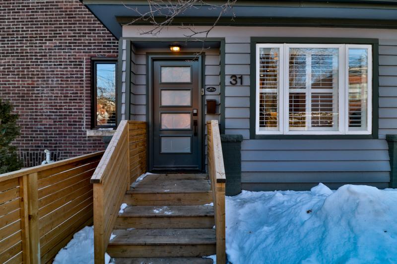Slideshow PropertySpaces 31 Colgate Avenue, Toronto, ON, Canada
