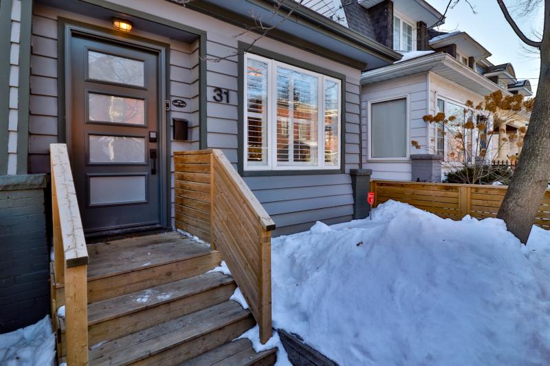 Slideshow PropertySpaces 31 Colgate Avenue, Toronto, ON, Canada
