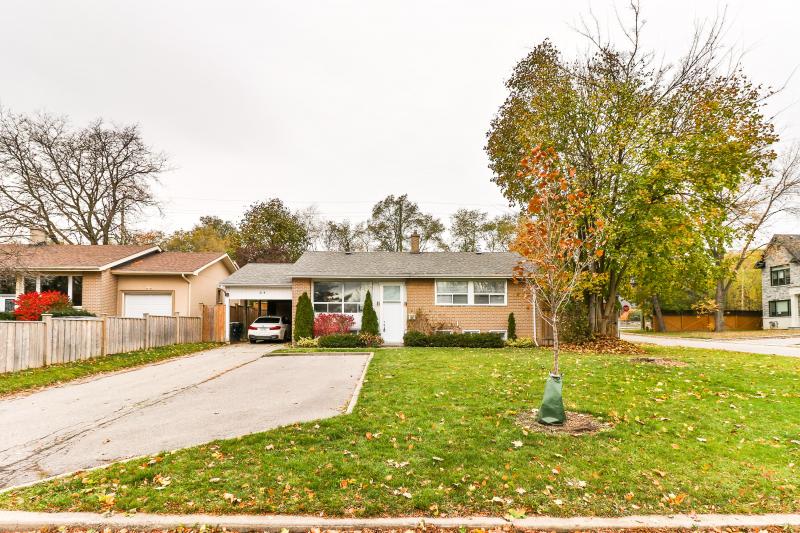 Slideshow PropertySpaces 64 Southwell Drive, North York, ON, Canada