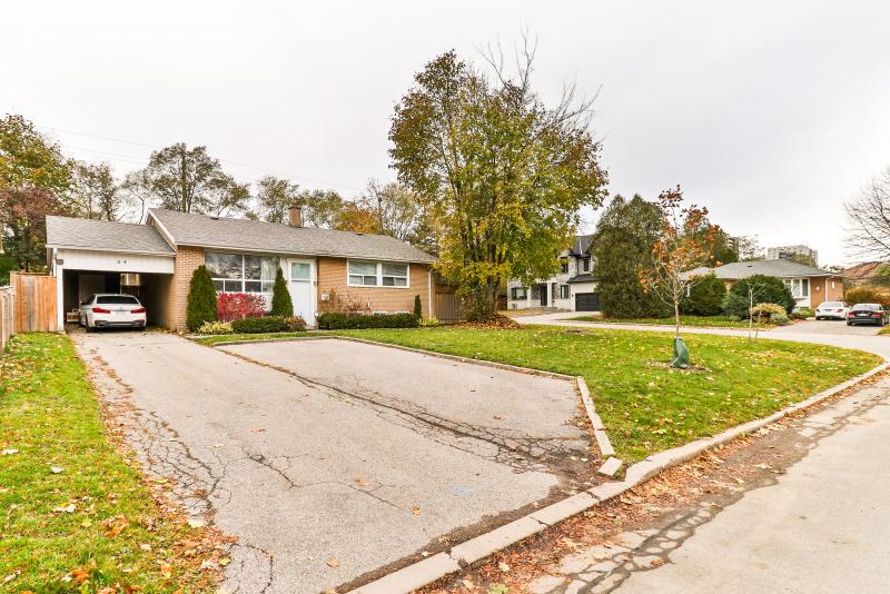 Slideshow PropertySpaces 64 Southwell Drive, North York, ON, Canada