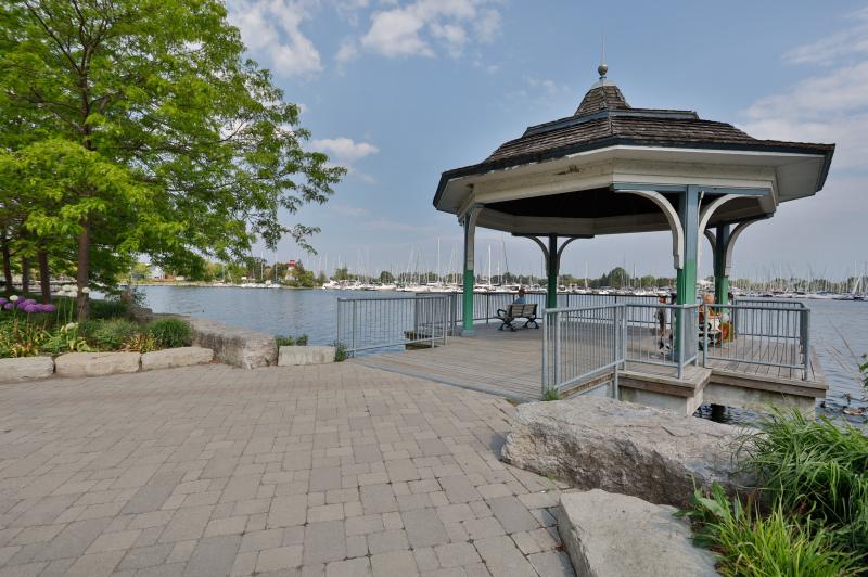 Public Sitting Area